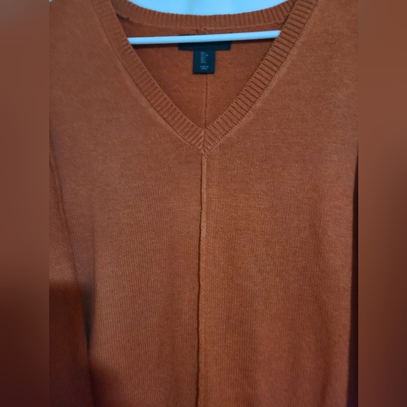 Tahari Women's Size Large Vee Neck Knit Pullover Sweater Think Caramelized! - Picture 4 of 9